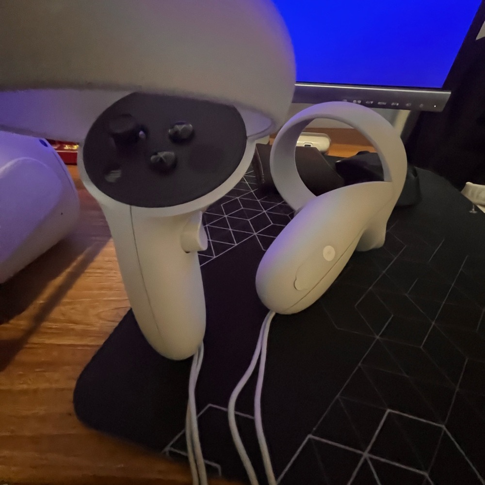 VR META QUEST 2 - Picture 6 of 11